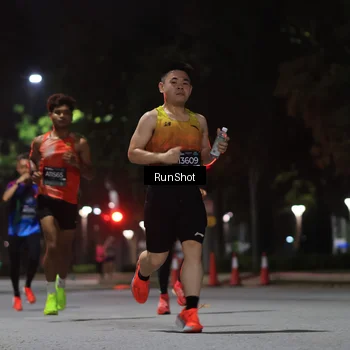 Runner Photo 6951060