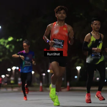 Runner Photo 6951104
