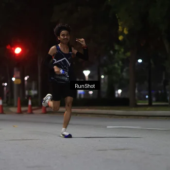 Runner Photo 6951109