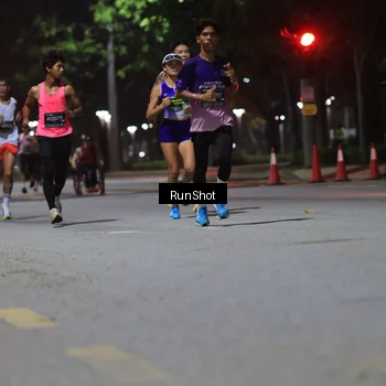 Runner Photo 6951140