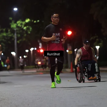 Runner Photo 6951187
