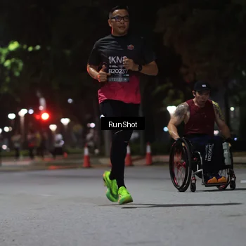 Runner Photo 6951201