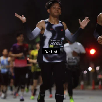 Runner Photo 6951280