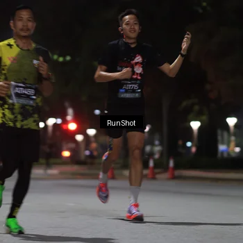 Runner Photo 6951406