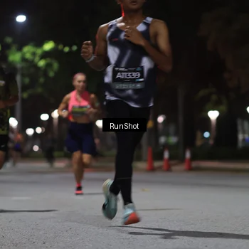 Runner Photo 6951442