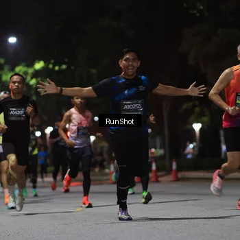 Runner Photo 6951541