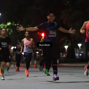 Runner Photo 6951548