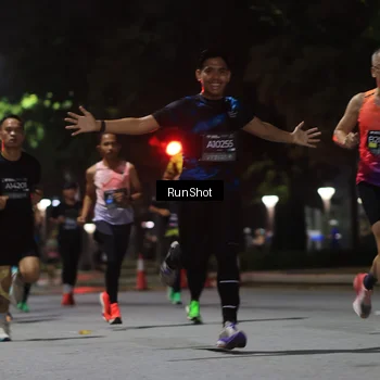 Runner Photo 6951550