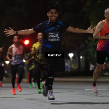 Runner Photo 6951557