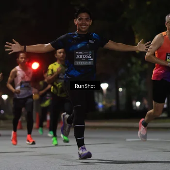 Runner Photo 6951559