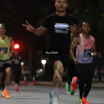 Runner Photo 6951567
