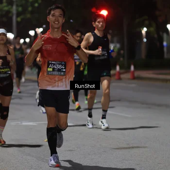 Runner Photo 6951596