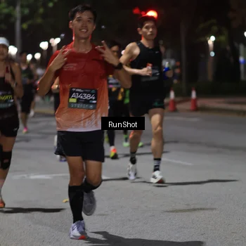 Runner Photo 6951597