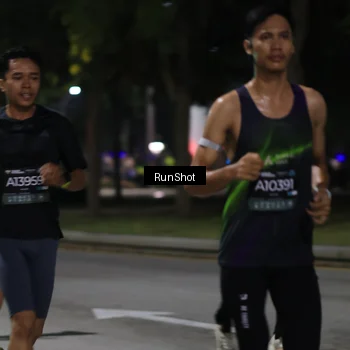 Runner Photo 6951675