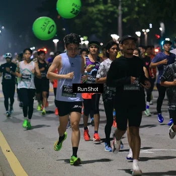 Runner Photo 6951702
