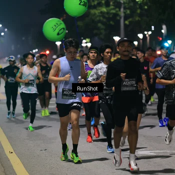 Runner Photo 6951713