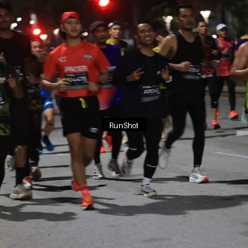 Runner Photo 6951943