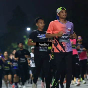 Runner Photo 6953492