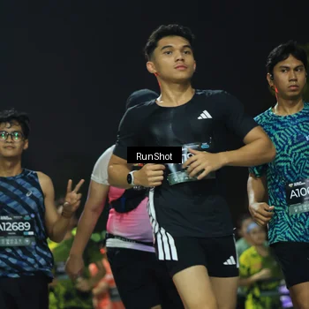 Runner Photo 6956240
