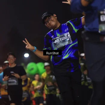 Runner Photo 6956367