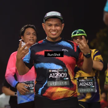 Runner Photo 6956424