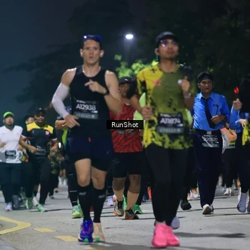 Runner Photo 6956891