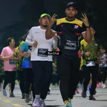 Runner Photo 6957012