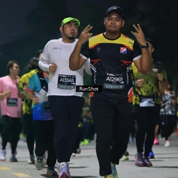 Runner Photo 6957019