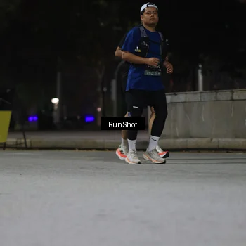 Runner Photo 6958444