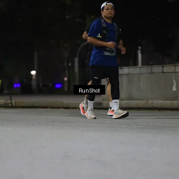 Runner Photo 6958449