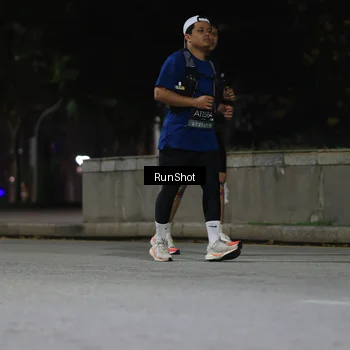 Runner Photo 6958458