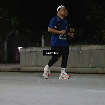 Runner Photo 6958460
