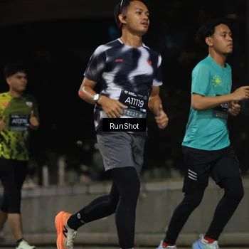 Runner Photo 6958698