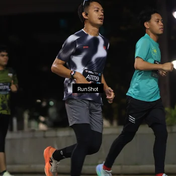 Runner Photo 6958699