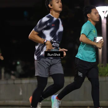 Runner Photo 6958700