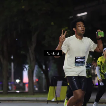 Runner Photo 6958910