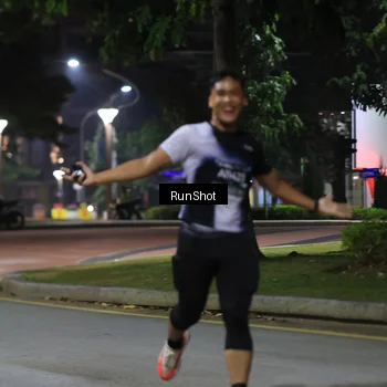 Runner Photo 6960057