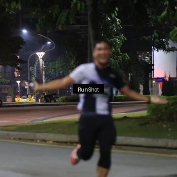 Runner Photo 6960080