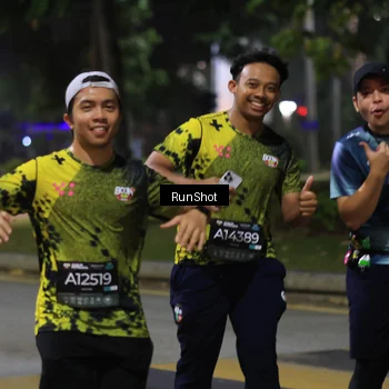 Runner Photo 6960102