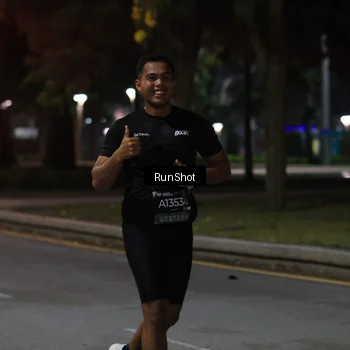 Runner Photo 6960104