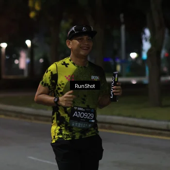 Runner Photo 6960112