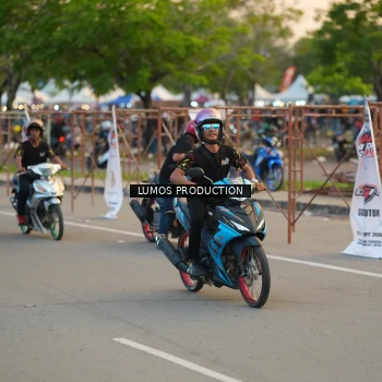 Runner Photo 6972716