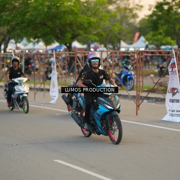 Runner Photo 6972726