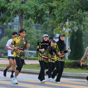 Runner Photo 6986455