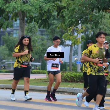 Runner Photo 6986498