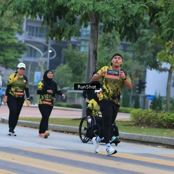Runner Photo 6986538