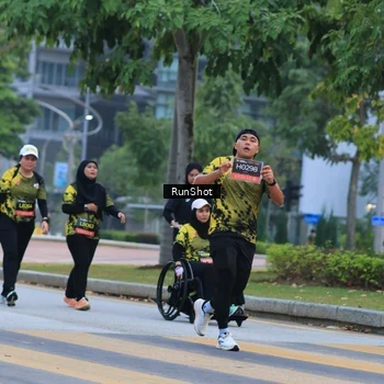 Runner Photo 6986540