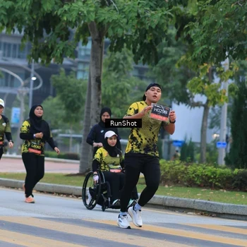 Runner Photo 6986541