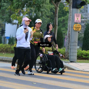 Runner Photo 6986579