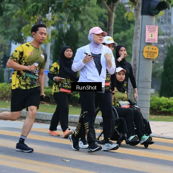 Runner Photo 6986590